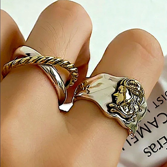 STERLING SILVER VINTAGE GODDESS MATCHING RING SET - Picture 1 of 9